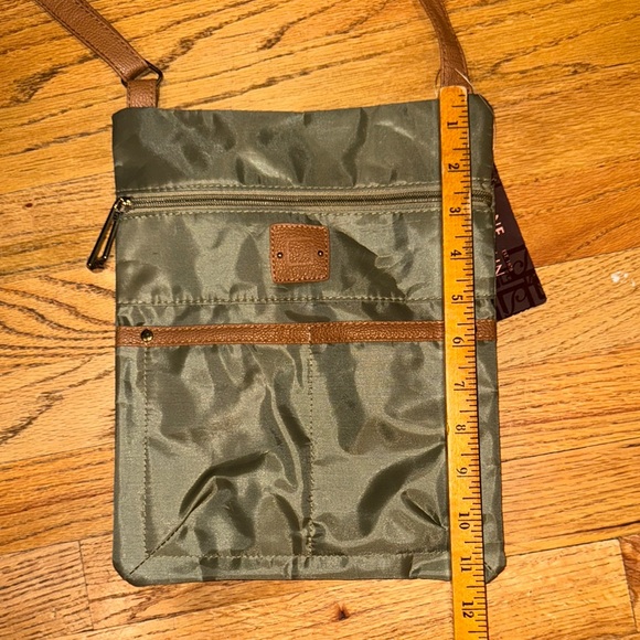 ❄️Olive Green Stone Mountain Nylon‎ Crossbody purse/tote NWT - Picture 3 of 7